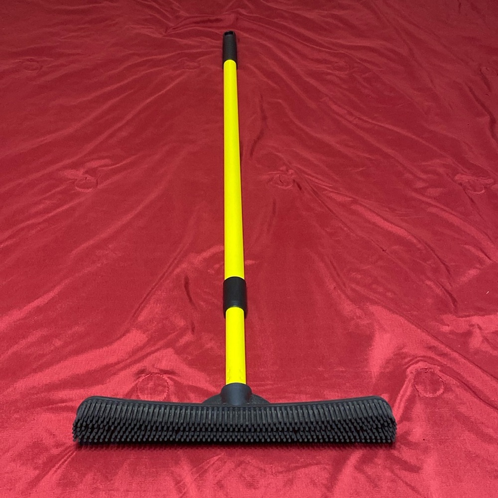 Carpet brush